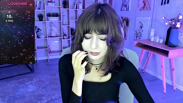 CrystallBloom online show from October 17, 4:59 am