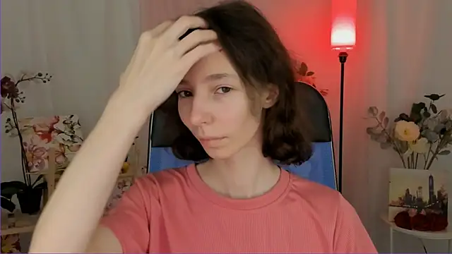 Snapshot of EmmanuellBrown chatting on December 14, 4:07 am EmmanuellBrown online show from December 14, 4:07 am