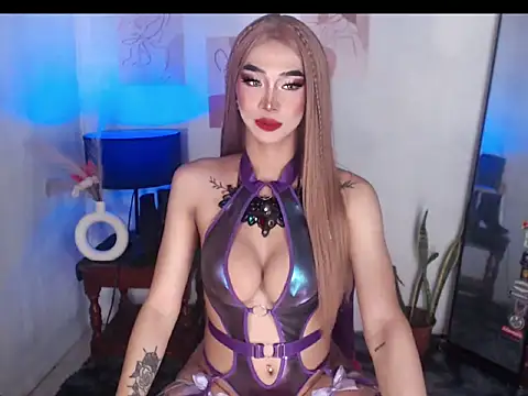 Snapshot of SexyhotasianKendra chatting on October 7, 12:30 am SexyhotasianKendra online show from October 7, 12:30 am