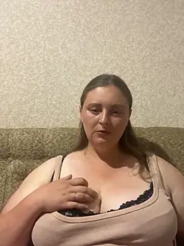 Snapshot of Sophia_BigBoobss_1 chatting on June 14, 6:43 pm Sophia BigBoobss 1 online show from June 14, 6:43 pm