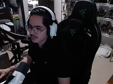 Snapshot of dorrey21 chatting on January 8, 3:53 am dorrey21 online show from January 8, 3:53 am