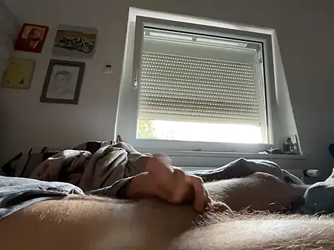 xmilolivex online show from April 17, 3:59 pm