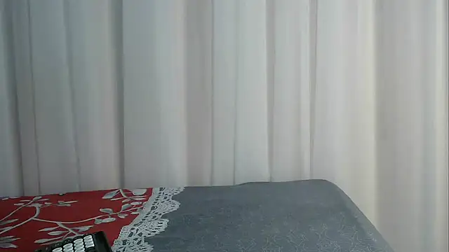 Snapshot of angelainparis28 chatting on November 7, 6:57 am angelainparis28 online show from November 7, 6:57 am