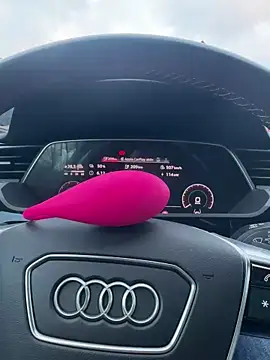 Snapshot of german9inch chatting on December 6, 7:32 am german9inch online show from December 6, 7:32 am