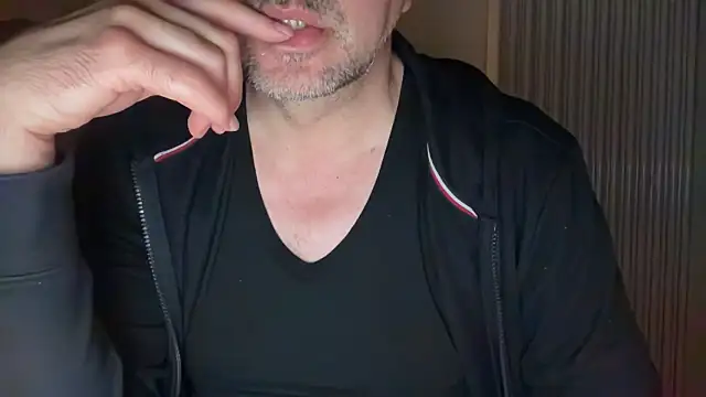 Snapshot of german9inch chatting on March 16, 12:34 am german9inch online show from March 16, 12:34 am