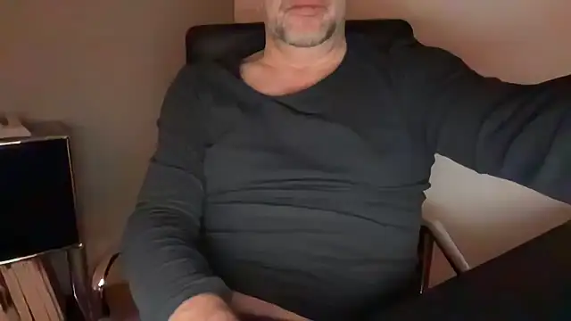 Snapshot of german9inch chatting on December 14, 10:58 pm german9inch online show from December 14, 10:58 pm