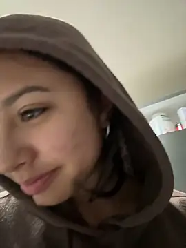 lynn9000 online show from November 23, 3:17 am