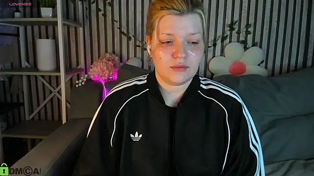 Snapshot of Michele_Greenn chatting on July 6, 1:13 am Michele Greenn online show from July 6, 1:13 am