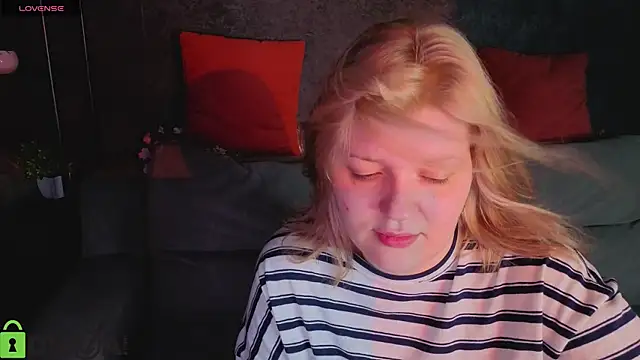 Snapshot of Michele_Greenn chatting on July 7, 1:08 am Michele Greenn online show from July 7, 1:08 am
