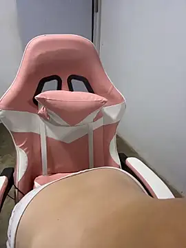 Snapshot of Rouse-Antonella chatting on October 28, 3:32 am Rouse-Antonella online show from October 28, 3:32 am