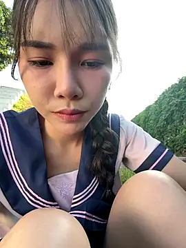 Snapshot of Adora188 chatting on November 8, 8:25 am Adora188 online show from November 8, 8:25 am