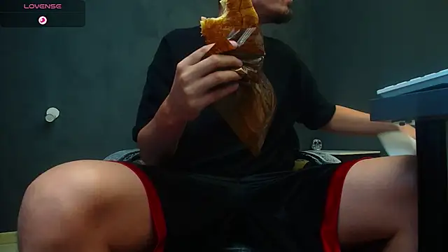 Snapshot of EnzoRace chatting on September 23, 4:59 am EnzoRace online show from September 23, 4:59 am