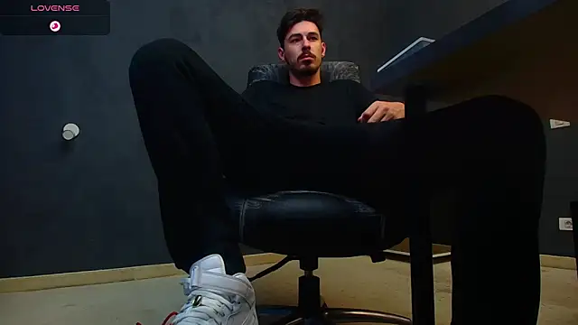 Snapshot of EnzoRace chatting on September 29, 4:50 am EnzoRace online show from September 29, 4:50 am