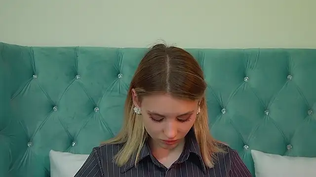 StacyEvances online show from May 2, 6:13 pm