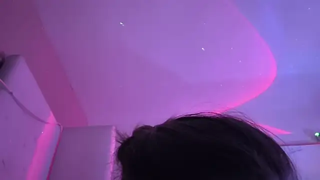 SparklesB1tch online show from May 1, 10:14 pm