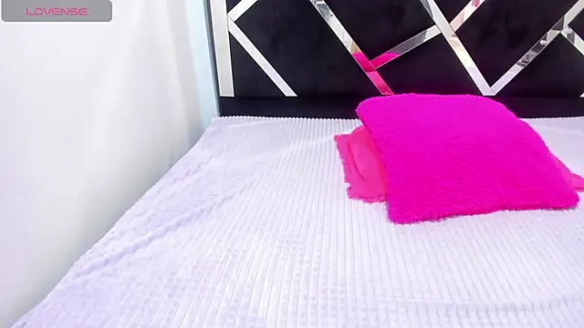 iisabella noa online show from October 23, 1:32 pm