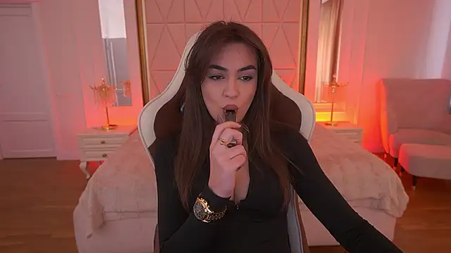 EricaSin online show from February 3, 8:41 am