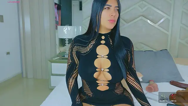 RoseMariee  online show from May 4, 9:16 am