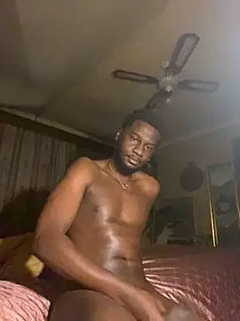 Snapshot of black_Man_dingo chatting on December 3, 2:19 am black Man dingo online show from December 3, 2:19 am