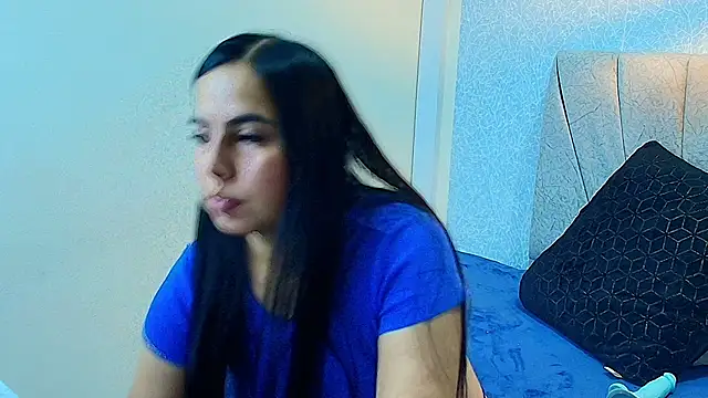 Aly Smith  online show from September 18, 11:45 am