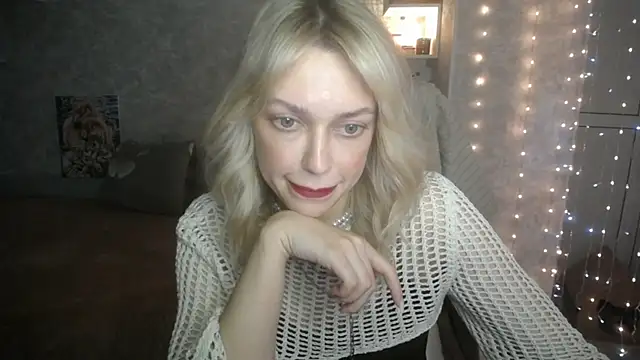 Snapshot of NickyAdamidi chatting on October 4, 3:54 pm NickyAdamidi online show from October 4, 3:54 pm