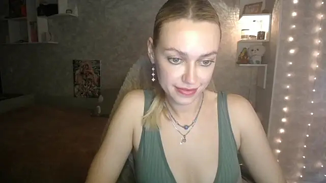 Snapshot of NickyAdamidi chatting on October 11, 5:11 pm NickyAdamidi online show from October 11, 5:11 pm