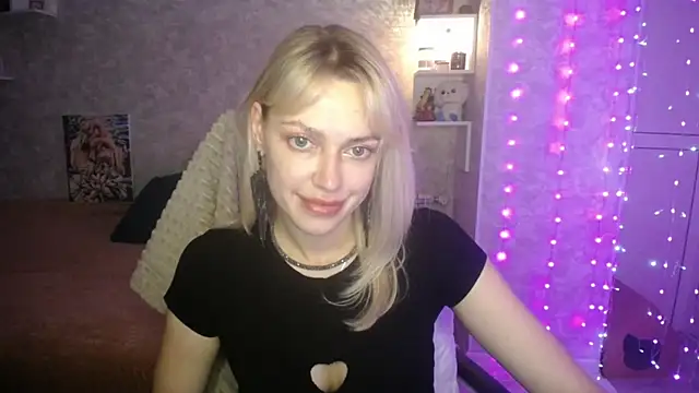 Snapshot of NickyAdamidi chatting on October 25, 5:51 pm NickyAdamidi online show from October 25, 5:51 pm