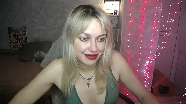 Snapshot of NickyAdamidi chatting on November 5, 4:51 pm NickyAdamidi online show from November 5, 4:51 pm