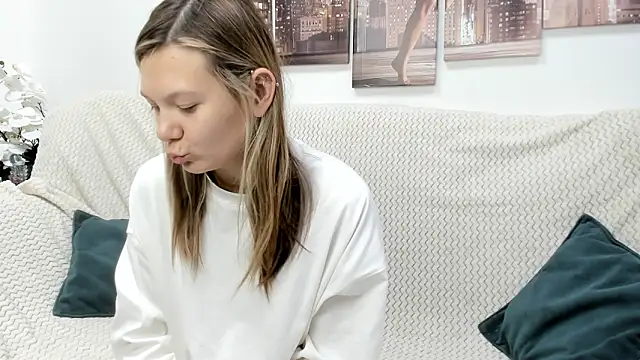 Sunny Sammy online show from September 22, 1:18 am