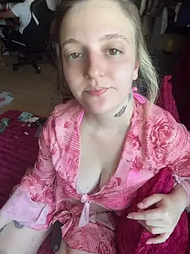 Snapshot of Kinkybooby chatting on July 6, 3:47 pm Kinkybooby online show from July 6, 3:47 pm
