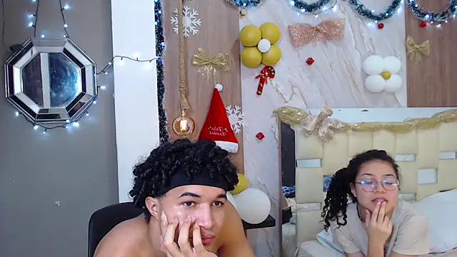 Snapshot of fire_and_moon chatting on December 17, 6:08 am fire and moon online show from December 17, 6:08 am