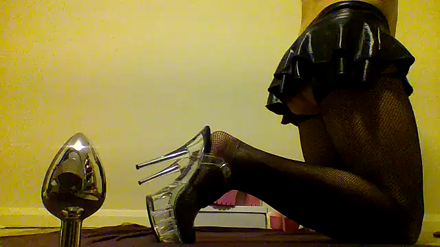 Snapshot of unforgettable_dirty_slut chatting on October 28, 8:55 pm unforgettable dirty slut online show from October 28, 8:55 pm