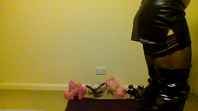 Snapshot of unforgettable_dirty_slut chatting on November 20, 10:09 pm unforgettable dirty slut online show from November 20, 10:09 pm