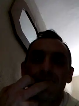 hotmen83 online show from March 13, 10:38 pm