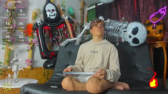 spicy adonhis online show from October 24, 7:21 pm