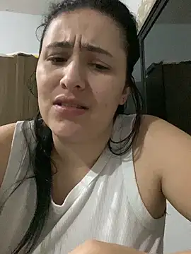 Snapshot of IvettSt_ chatting on January 15, 4:50 am IvettSt online show from January 15, 4:50 am