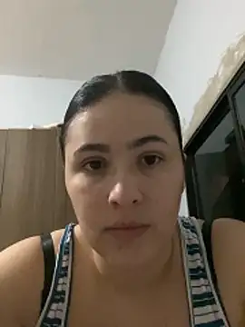 Snapshot of IvettSt_ chatting on January 16, 4:05 am IvettSt online show from January 16, 4:05 am