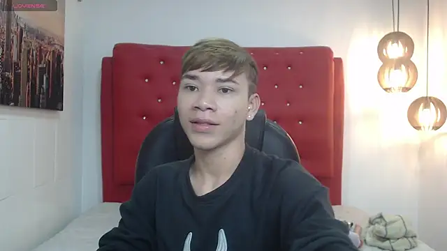 Snapshot of nathanclay chatting on November 15, 3:37 am nathanclay online show from November 15, 3:37 am