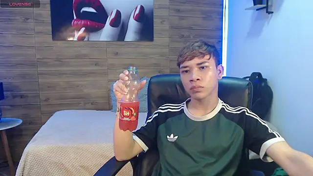 nathanclay online show from February 11, 3:22 am