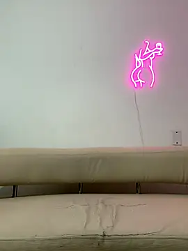 Snapshot of mia_everly chatting on October 4, 12:41 am mia everly online show from October 4, 12:41 am