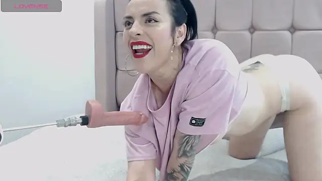 Snapshot of HotAss_Hally chatting on November 19, 9:42 am HotAss Hally online show from November 19, 9:42 am