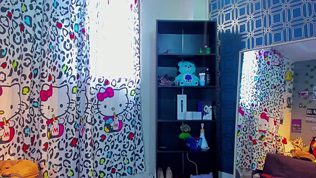 Snapshot of thania_777 chatting on October 31, 5:25 pm thania 777 online show from October 31, 5:25 pm