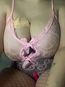 emiliafrancaise online show from February 14, 6:48 pm