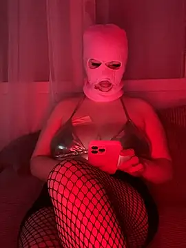 emiliafrancaise online show from March 5, 9:22 pm