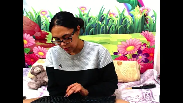 indiandesire4u69 online show from November 24, 4:18 pm