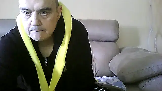 Snapshot of geli45 chatting on March 31, 10:26 am geli45 online show from March 31, 10:26 am