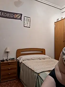Snapshot of geli45 chatting on April 5, 9:34 pm geli45 online show from April 5, 9:34 pm