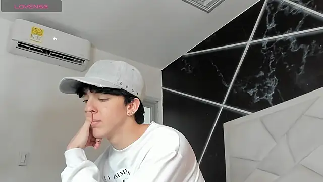 Snapshot of AerumChae chatting on July 28, 12:34 pm AerumChae online show from July 28, 12:34 pm