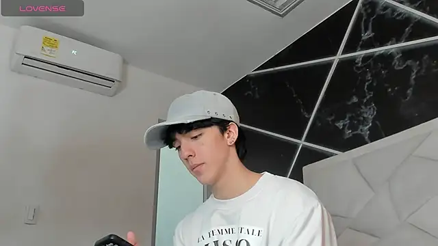 Snapshot of AerumChae chatting on July 28, 12:48 pm AerumChae online show from July 28, 12:48 pm