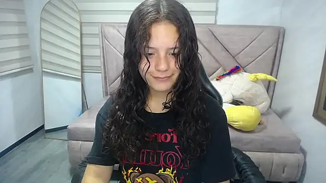 Velvet Moon V online show from September 12, 1:11 pm